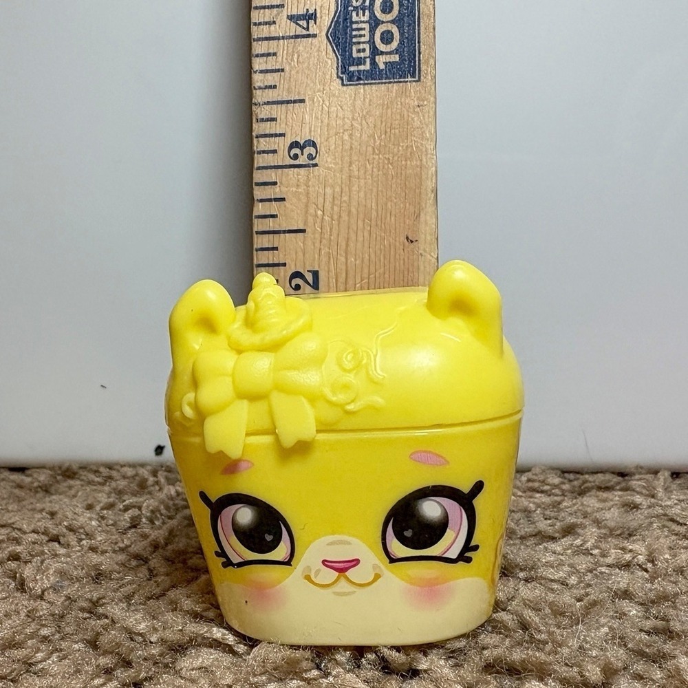Shopkins Lot 30 Petkins Pods Storage Containers Eggs Cases Various Colors Bundle - Picture 6 of 8